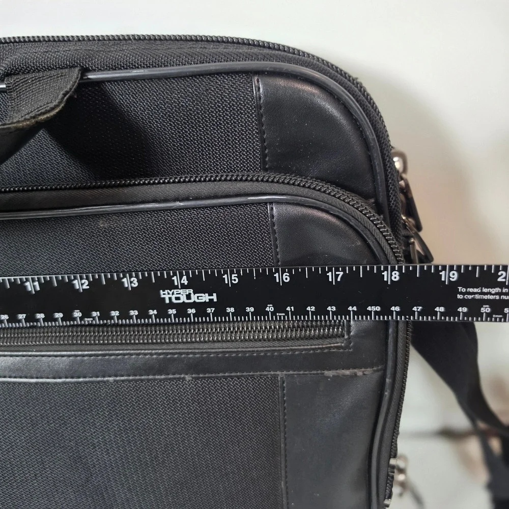 Kenneth Cole Reaction Mens Black Nylon Laptop Messenger Bag Briefcase Travel